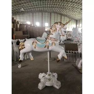 Estatua de carrusel de unicornio de tamaño real de <span class=keywords><strong>Navidad</strong></span> personalizada, estatua de unicornio de carrusel de resina para decoración de eventos - Product Image 2