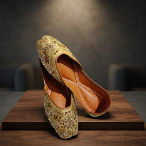 BS INTERNATIONAL Chaussures Traditionnelles Rajasthani en Cuir Véritable Tendance pour Filles – Style Marche, Confort Optimal, Écologiques, à Boucle - Product Image 1