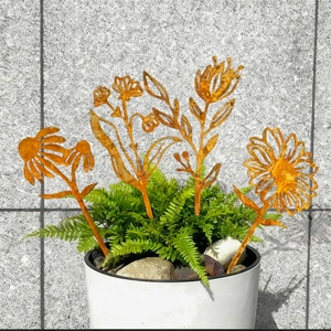 Macetas de mariposa pulidas, abejas de metal artificial, animales de perro inusuales, tu decoración ornamental verde para exteriores, estacas para jardín - Product Image 3