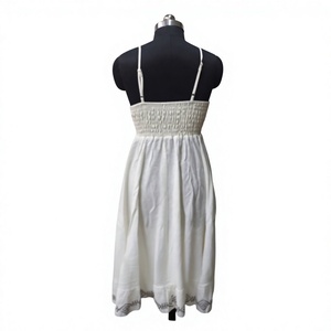 Vestido Maxi Elegante Boho Chic Vintage Floral 100% Algodón de Cáñamo Blanco Ecológico con Manga 3/4, Cuello en V y Talla Única para Eventos Formales - Product Image 3