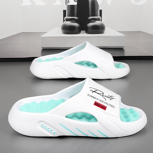 Men's Lightweight Anti-Slippery Sporty Open Toed Flat Outdoor Slippers Street-style Non-slip Lettering Print  Beach Flip-flops