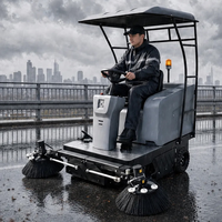 Balayeuse autoportée haute performance KM 190/130 R Bp Classic Karcher, largeur de balayage 1 900 mm, avec auvent métallique et bac de collecte 140 L