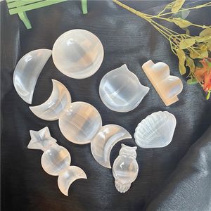 Vente en gros de bols en cristal poli de style bohème, de style naturel et de guérison, et de plaques et bols en sélénite transparente assortis pour la décoration - Product Image 1