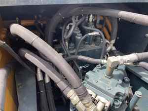 Excavatrice sur chenilles HYUNDAI 305LC-9T 2022 d'occasion, 30,5 tonnes, godet en bon état, 400 heures, moteur, boîte de vitesses, pompe Yuken, CE, en vente - Product Image 5