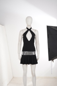 Vestido mini sexy para mujer con cuello halter y espalda descubierta, diseño hueco frontal, ajustado, para fiesta y club, con dobladillo con volantes y parches de lentejuelas - Product Image 6