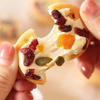 Nouveaux biscuits exotiques asiatiques : mini-pizzas aux amandes saveur latte de noix de coco crue