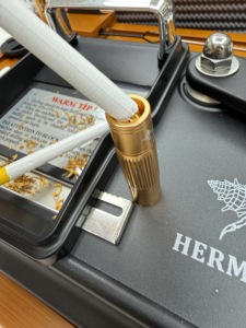 HermitCrab Cigarette Twister 5.5/6.5/8.0 Scelleur universel de pointe pour cigarettes roulées à la main, dispositif anti-frisottis réutilisable en ABS, design minimaliste - Product Image 5