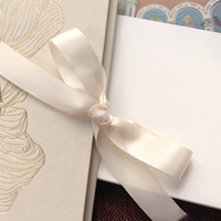 Invitation de mariage de luxe en forme de livret avec ruban doré, carte d'invitation et de réponse en acrylique miroir pour fiançailles, banquet et fête