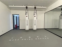 Produits à avantage concurrentiel Sac de frappe lourd Support de montage pour la boxe Support de boxe en acier avec espace de remplissage pour l'eau/le sable Gain de place