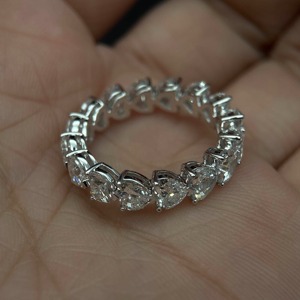 Anillo de banda SGARIT de plata 925 con diamantes cultivados en laboratorio en forma de corazón, estilo eternidad, fila completa de gemas en forma de corazón para mujer - Product Image 5