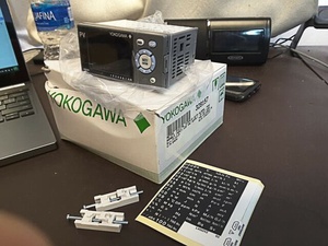 Hot Sales Original Yokogawa UM33A-0000-10-0 UM33A-000-1 UM Series Digital Indicator with Alarms 1/8 DIN - Product Image 3