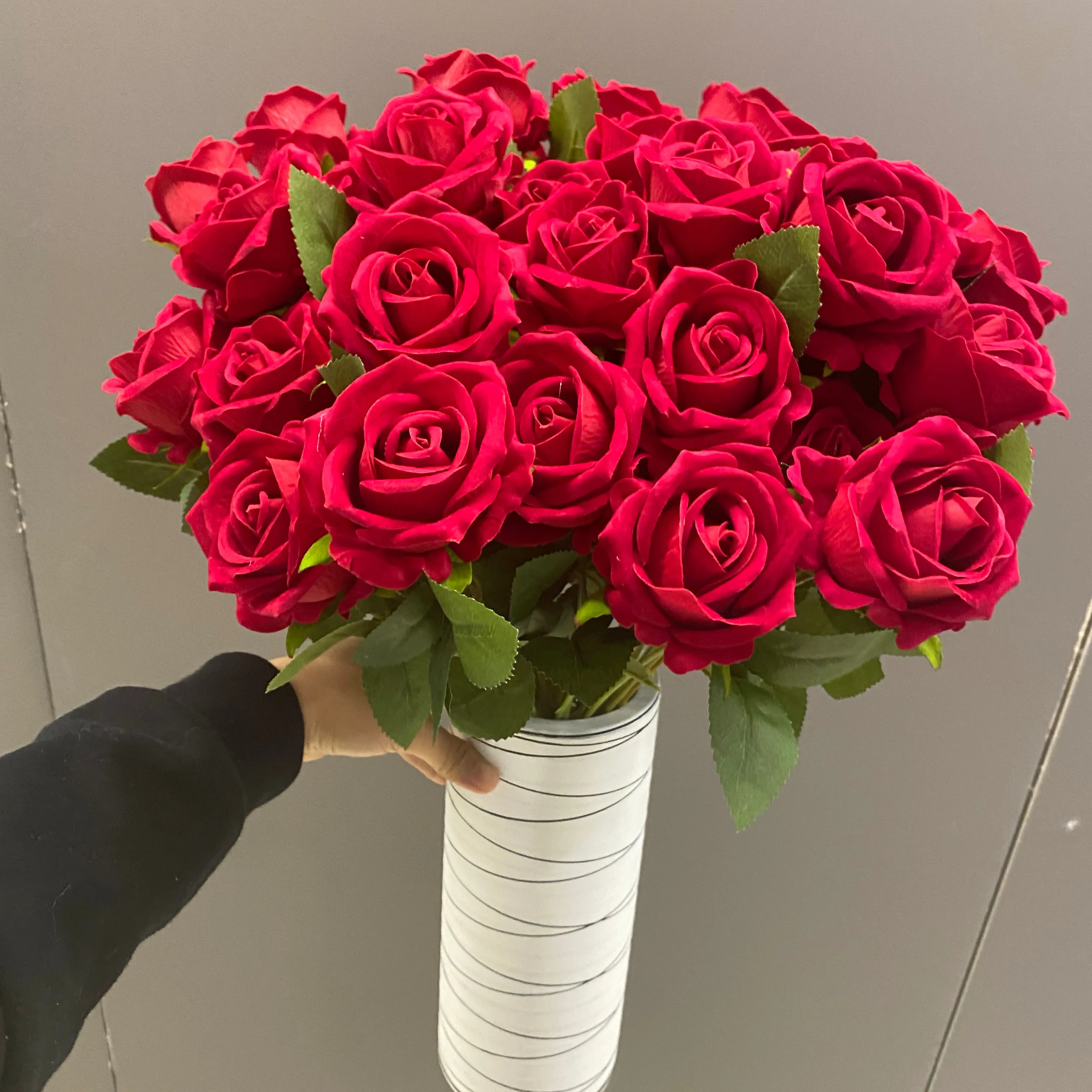 S03332 Vendita Calda Artificiale royal blu del fiore della rosa di Cerimonia Nuziale Decorativa Singolo Stelo Del Fiore Artificiale Rosso rose di velluto fiore