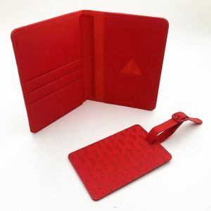 Étui de passeport et porte-étiquette de bagage en cuir PU rouge avec logo personnalisé, porte-documents de voyage - Product Image 1
