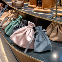 Sac à bijoux en satin souple personnalisé pochette cadeau sac de rangement sacs pour voyager bagues colliers bracelets