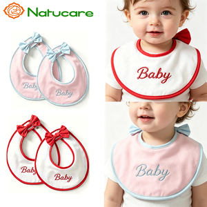 Set di Bavaglini e Panni per Neonati in Cotone 100% con Motivo Natalizio Ricamato, Stile Classico a Quadretti <span class=keywords><strong>Rosa</strong></span> - Product Image 1