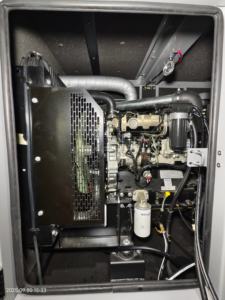 Grupo elettrogeno Diésel Silencioso 110KVA 90kw alimentato da Perkin 1104C-44TAG2 Generador Portatil De 100 KVA Trifasico Guangzhou - Product Image 5