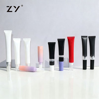 Tube souple en plastique vert foncé mat avec bouchon à clapet pour nettoyant visage, lotion mains et corps