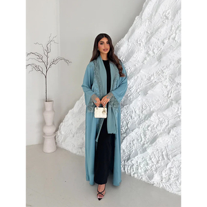 ชุดอาบายะห์หรูหราสง่างามสำหรับงานอีด ประดับด้วยลายปักดาว ผ้าตาข่ายเย็บต่อกัน และขอบลูกไม้ - Product Image 1