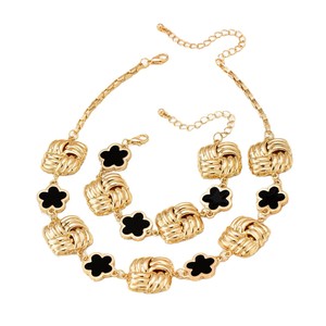 Venta caliente de moda cuatro trébol cuadrado retorcido bobinado collar pulsera 2 uds conjunto femenino de aleación de alta calidad conjunto de joyería de moda W - Product Image 5