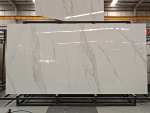 Tấm đá nhân tạo mài bóng Alpine White 3200x1600x12mm dùng cho mặt bàn, tường, sàn - Product Image 1