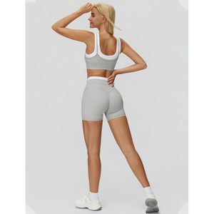 Conjunto Deportivo de Dos Piezas para Mujer, Top Deportivo con Cuello Cuadrado, Shorts con Efecto Push-Up, Ropa Deportiva para Gimnasio, Yoga, Spandex, Poliéster - Product Image 5