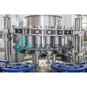 Machine d'embouteillage d'<span class=keywords><strong>eau</strong></span> automatique avec production d'<span class=keywords><strong>eau</strong></span> pure, capacité <span class=keywords><strong>de</strong></span> 2000-6000 BPH pour bouteilles <span class=keywords><strong>de</strong></span> 330 ml à 1500 ml - Product Image 6