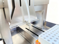 Machine de remplissage de liquides pour ampoules, flacons, bouteilles en verre et en plastique pour huiles parfumées