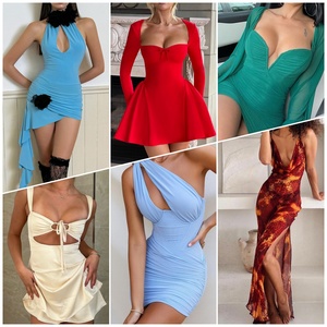 Importación directa de vestidos de mujer al por mayor, surtidos mixtos de ropa suelta, paquetes de ropa - Product Image 5
