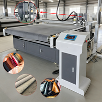Machine de découpe automatique de tissus YuChon CNC pour rideaux et stores enrouleurs