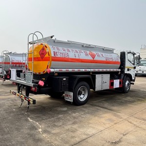 Camion-citerne FOTON Aumark 4x2 de qualité supérieure, capacité 8000L, pour le transport de carburant diesel, avec pompe et distributeur - Product Image 3