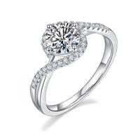 Anillo de Plata 925 con Moissanita Redonda y Piedras Laterales Engastadas, Anillo de Boda al por Mayor