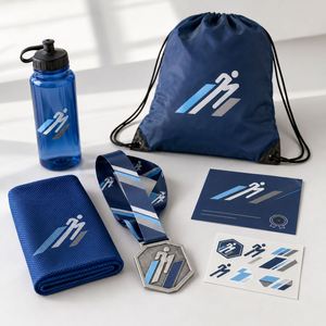 Kit de course de marathon personnalisé en gros OEM/ODM avec médaille, ruban, serviette rafraîchissante, bouteille et sac à cordon - Product Image 1