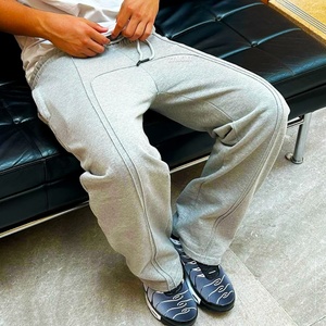 Pantalon de jogging ample en molleton bouclette épais gris pour homme, avec cordon de serrage et taille élastique, modèle vierge - Product Image 2