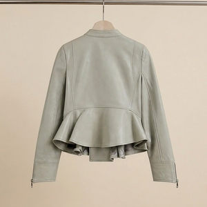 Blouson court en cuir souple vert pâle frais, col montant mini, patte de boutonnage diagonale, boutons-pression métalliques, ourlet à <span class=keywords><strong>volants</strong></span> 3D fendus - Product Image 4