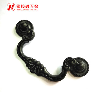 มือจับลิ้นชักเหล็กสไตล์โบราณ YIHUAXING สีดำ ขนาด 65*126 มม. สำหรับตู้เสื้อผ้าและตู้เก็บของ - Product Image 2