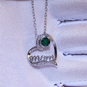 Huitan Día DE LA MADRE amor corazón circón diamante collares el mejor regalo <span class=keywords><strong>para</strong></span> madre encantos colgante Color plata mamá collar mujeres - Product Image 2