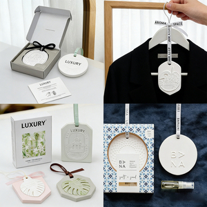 <span class=keywords><strong>Diffuseur</strong></span> d'Huiles Essentielles Camille en Céramique Parfumée, Pendentif d'Aromathérapie en Plâtre Tendance pour Décoration Écologique Maison et Voiture - Product Image 2