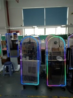 Machine Photo Booth Miroir Selfie pour Mariages et Événements, Écran Tactile LCD 32 Pouces, avec Valise de Transport, pour Appareil Photo Reflex Numérique