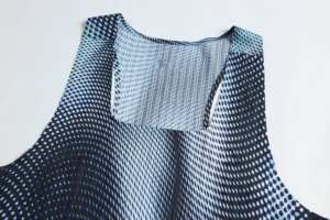 Camiseta Deportiva Personalizada para Hombre, Sublimada, de Poliéster y Elastano, Malla Transpirable, 85g, Tejido de Punto Ultraligero con Rejilla 3D, Secado Rápido - Product Image 3