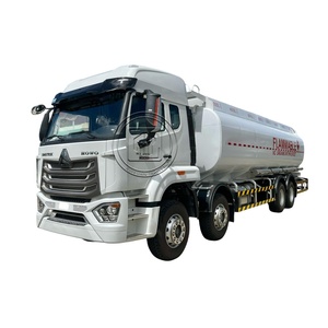 RUIYUAN alta calidad SINOTRUK HOWO nuevo 8*4 380hp 30CBM camión <span class=keywords><strong>cisterna</strong></span> <span class=keywords><strong>de</strong></span> aceite camión tanque <span class=keywords><strong>de</strong></span> combustible para la venta - Product Image 1