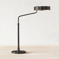 Yihao Moderne Classique Lampe De Table Slub Forme En Laiton Base Emballage Personnalisé Cuivre E26 Décoratif Intérieur Salon Chambre Lampe De Bureau