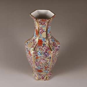 Vase en céramique hexagonal de style Qing Qianlong antique, émail coloré, fait à la <span class=keywords><strong>main</strong></span>, luxe, décoration de <span class=keywords><strong>bureau</strong></span> <span class=keywords><strong>avec</strong></span> bordure dorée pour une utilisation en intérieur - Product Image 2