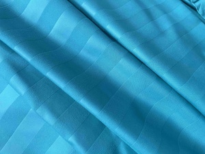 공장 아울렛 사용자 정의 침대 시트 소재 100% 폴리 에스터 고밀도 스트라이프 호텔 패브릭 롤 침구 세트 - Product Image 4