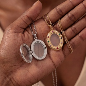 <span class=keywords><strong>Ciondolo</strong></span> Portafoto Retrò Europeo-Americano Personalizzabile, Apribile, Design Cavo Fai-da-Te, Scatola Trasparente con Finitura in Oro 18k - Product Image 3