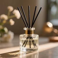 Bouteilles rondes Offre Spéciale de diffuseur de roseau de 120ML150ML 200ml avec la bouteille en verre d'aromathérapie de chapeau