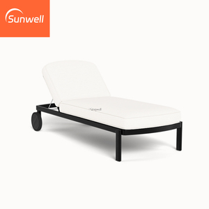 Chaise longue de jardin moderne en teck, résistante aux intempéries et aux UV, pour piscine, en bois massif - Product Image 5