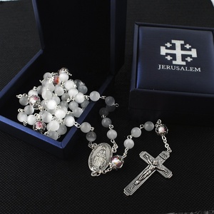8mm <span class=keywords><strong>collana</strong></span> di <span class=keywords><strong>rosario</strong></span> di perle di occhi di gatto bianco di vetro <span class=keywords><strong>in</strong></span> <span class=keywords><strong>argento</strong></span> placcato con medaglia di maria vergine con confezione regalo - Product Image 4