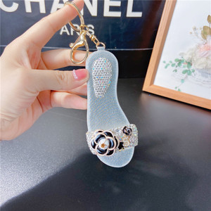 Porte-clés de chaussures à paillettes 3D mini mignon Porte-clés de chaussures Pendentif sandale <span class=keywords><strong>en</strong></span> <span class=keywords><strong>cuir</strong></span> avec diamant Cadeau de vacances Fête Faveurs Porte-clés de pantoufle - Product Image 3