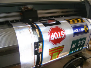 <span class=keywords><strong>Film</strong></span> réflecteur prismatique 3HAO en tissu 310 g/m² pour installations routières, matériau réfléchissant imprimable pour signalisation temporaire - Product Image 1