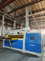 Machine à cintrer les tôles CNC à 4 rouleaux, équipement de pliage de tôles robuste pour la fabrication d'acier inoxydable
